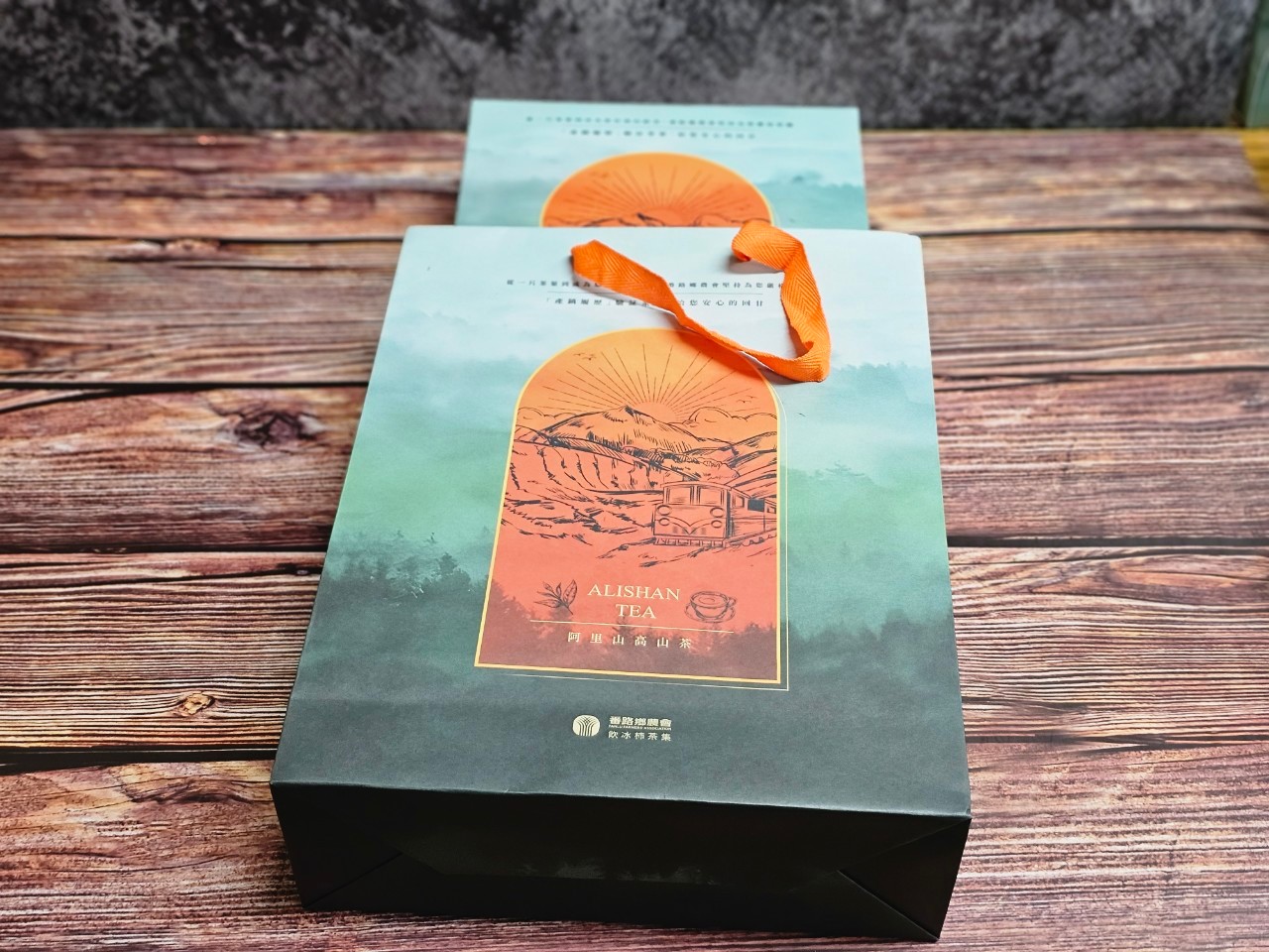 阿里山(秋季)手採(烏龍)茶葉禮盒/1斤裝